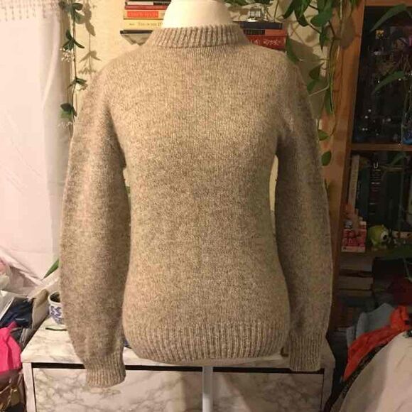 Sweaters - Sz M vintage wool sweater
